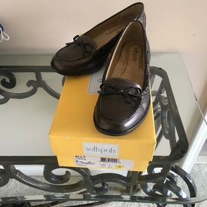 Soft spots bronze loafer